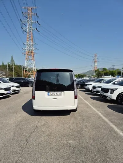 Hyundai Staria 2025, 10927 км, за 32247.57 USD