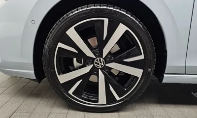 Volkswagen Golf 2025, 4187 км, за 25534.99 USD