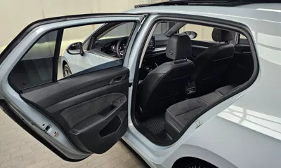 Volkswagen Golf 2025, 4187 км, за 25534.99 USD - фото 28