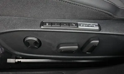 Volkswagen Golf 2025, 4187 км, за 25534.99 USD - фото 31
