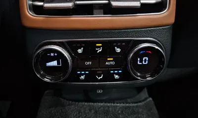 Genesis GV70 2023, 50463 км, за 27192.32 USD - фото 19