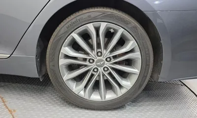 Hyundai Genesis 2015, 175153 км, за 4890.38 USD