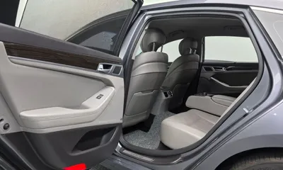 Hyundai Genesis 2015, 175153 км, за 4890.38 USD - фото 17