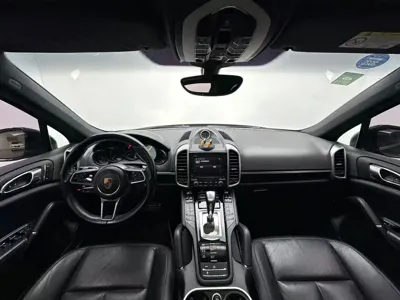 Porsche Cayenne 2017, 100000 км, за 25460.79 USD