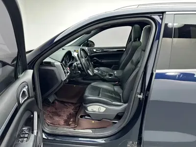 Porsche Cayenne 2017, 100000 км, за 25460.79 USD