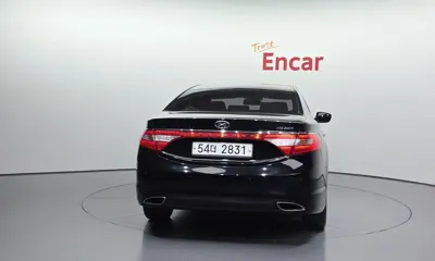 Hyundai Grandeur 2013, 178047 км, за 3938.56 USD