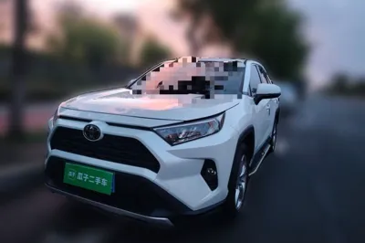 Toyota RAV4 · 2020 год