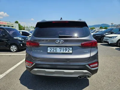 Hyundai Santafe 2019, 122223 км, за 11105.24 USD