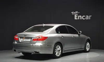Hyundai Genesis 2012, 111645 км, за 4926.43 USD