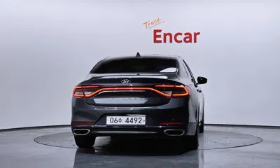 Hyundai Grandeur 2018, 84244 км, за 8857.75 USD