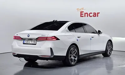 BMW 5-Series 2024, 34793 км, за 44966.85 USD
