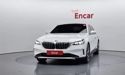 BMW 5-Series 2024, 34793 км, за 44966.85 USD
