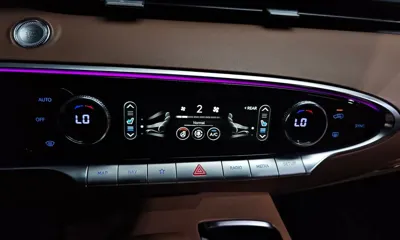 Genesis GV70 2021, 32599 км, за 24429.98 USD - фото 31