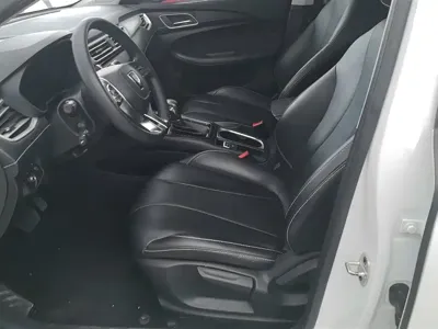 Roewe i5 2021, 78000 км, за 4561.42 USD - фото 9
