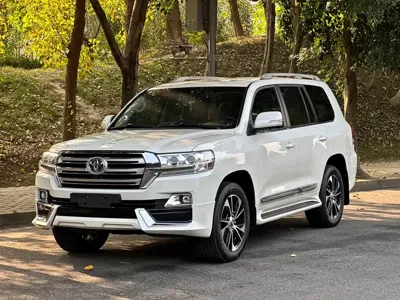 Toyota Land Cruiser · 2020 год