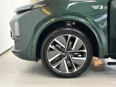 Li Auto Li L9 2024, 37700 км, за 41759.05 USD