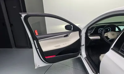Hyundai Grandeur 2022, 66106 км, за 16541.95 USD - фото 24