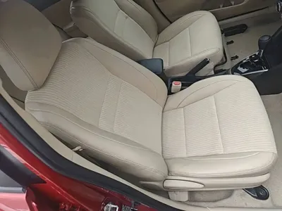 Toyota Yaris L 2016, 61600 км, за 4464.33 USD - фото 25