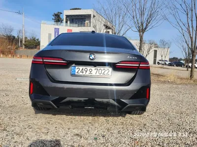BMW 5-Series 2024, 18000 км, за 39107.51 USD
