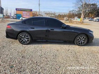 BMW 5-Series 2024, 18000 км, за 39107.51 USD
