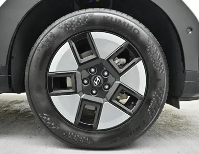 Hyundai Santafe 2024, 31400 км, за 24039.1 USD