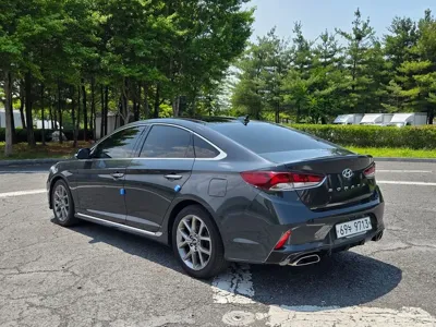 Hyundai Sonata 2018, 123528 км, за 8139.61 USD