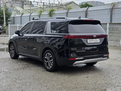 Kia Canival 2021, 172302 км, за 10483.41 USD