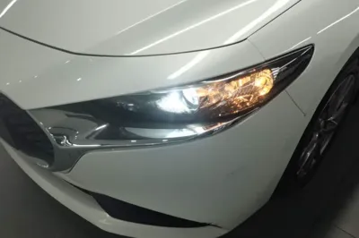 Mazda Mazda 3 Axela 2020, 66200 км, за 9663 USD - фото 8