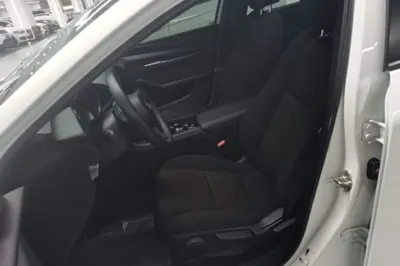 Mazda Mazda 3 Axela 2020, 66200 км, за 9663 USD - фото 17