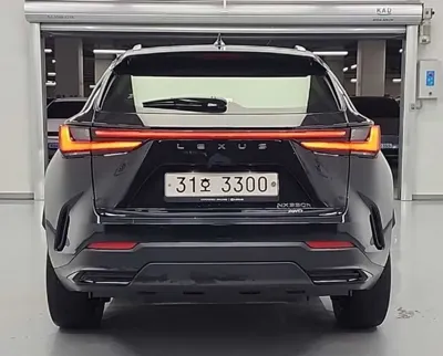 Lexus NX 2022, 31843 км, за 31639.75 USD