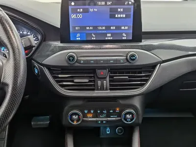 Ford Focus 2020, 138900 км, за 5120.76 USD - фото 12