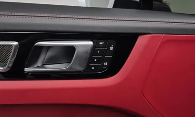 Porsche Cayenne 2023, 16564 км, за 76672.45 USD - фото 32