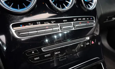 Mercedes-Benz C-Class 2018, 65991 км, за 17421.82 USD - фото 16
