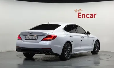 Genesis G70 2018, 98836 км, за 10906.94 USD