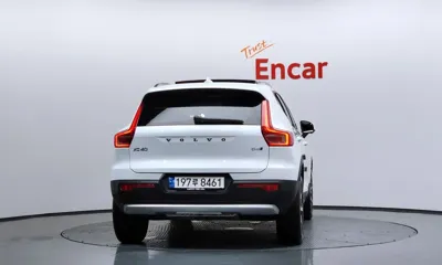Volvo XC40 2023, 12931 км, за 24380.57 USD