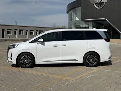 Denza Denza D9 2023, 43000 км, за 33548.5 USD