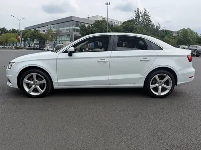 Audi A3 2015, 130000 км, за 5490.26 USD