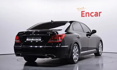 Hyundai Equus 2012, 123550 км, за 6381.45 USD