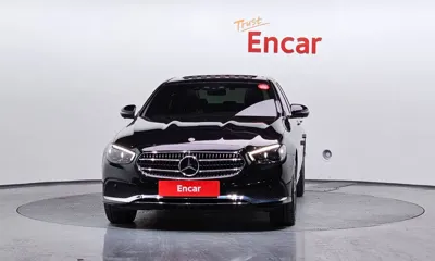Mercedes-Benz E-Class 2022, 57684 км, за 26158.92 USD