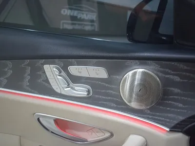 Mercedes-Benz E-Class 2022, 60112 км, за 23987.51 USD - фото 4