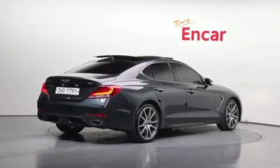 Genesis G70 2018, 72805 км, за 13544.76 USD