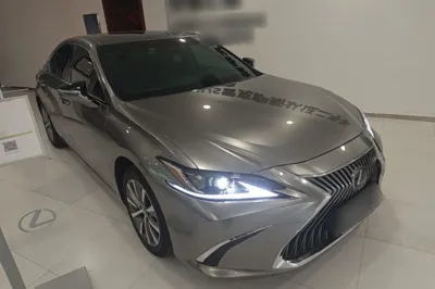 Lexus ES 2020, 135200 км, за 24704 USD