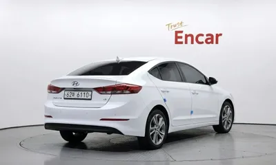 Hyundai Avante 2018, 184764 км, за 4810.5 USD