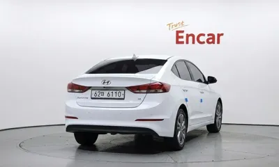 Hyundai Avante 2018, 184764 км, за 4810.5 USD