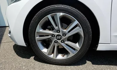 Hyundai Avante 2018, 184764 км, за 4810.5 USD