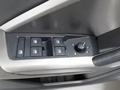 Audi Q3 2020, 61800 км, за 13654.83 USD - фото 9