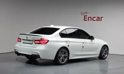 BMW 3-Series 2018, 52913 км, за 14651.29 USD