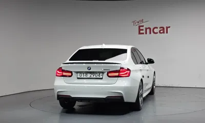 BMW 3-Series 2018, 52913 км, за 14651.29 USD