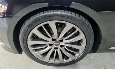 Hyundai Genesis 2015, 192000 км, за 5309.45 USD