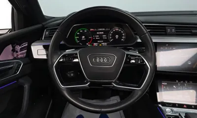 Audi e-tron 2020, 98797 км, за 27748.32 USD - фото 13